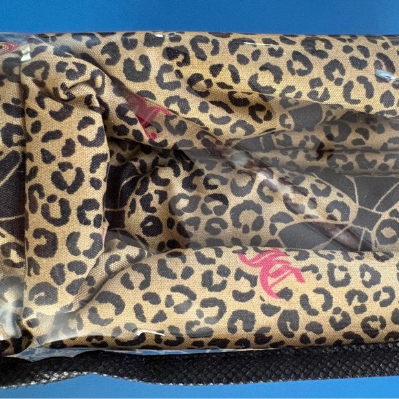 Juicy Couture Leopard Bows & Logo 6PC Queen Sheet Set - Picture 3 of 5